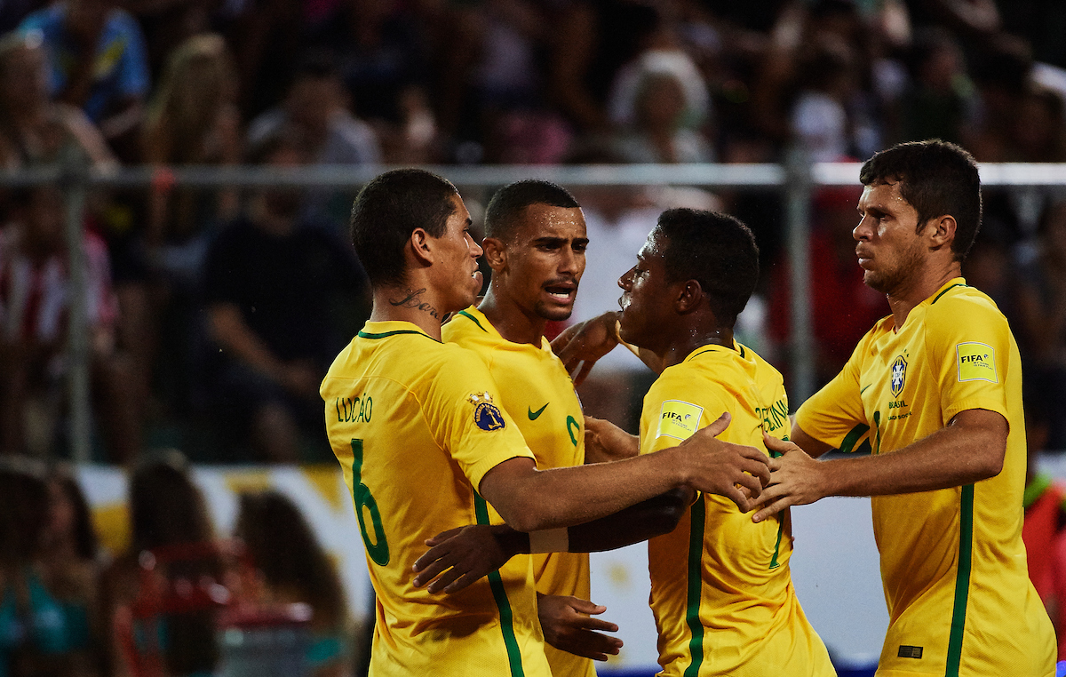 Com três de Lucão, Brasil vence Venezuela na estreia das Eliminatórias no Paraguai