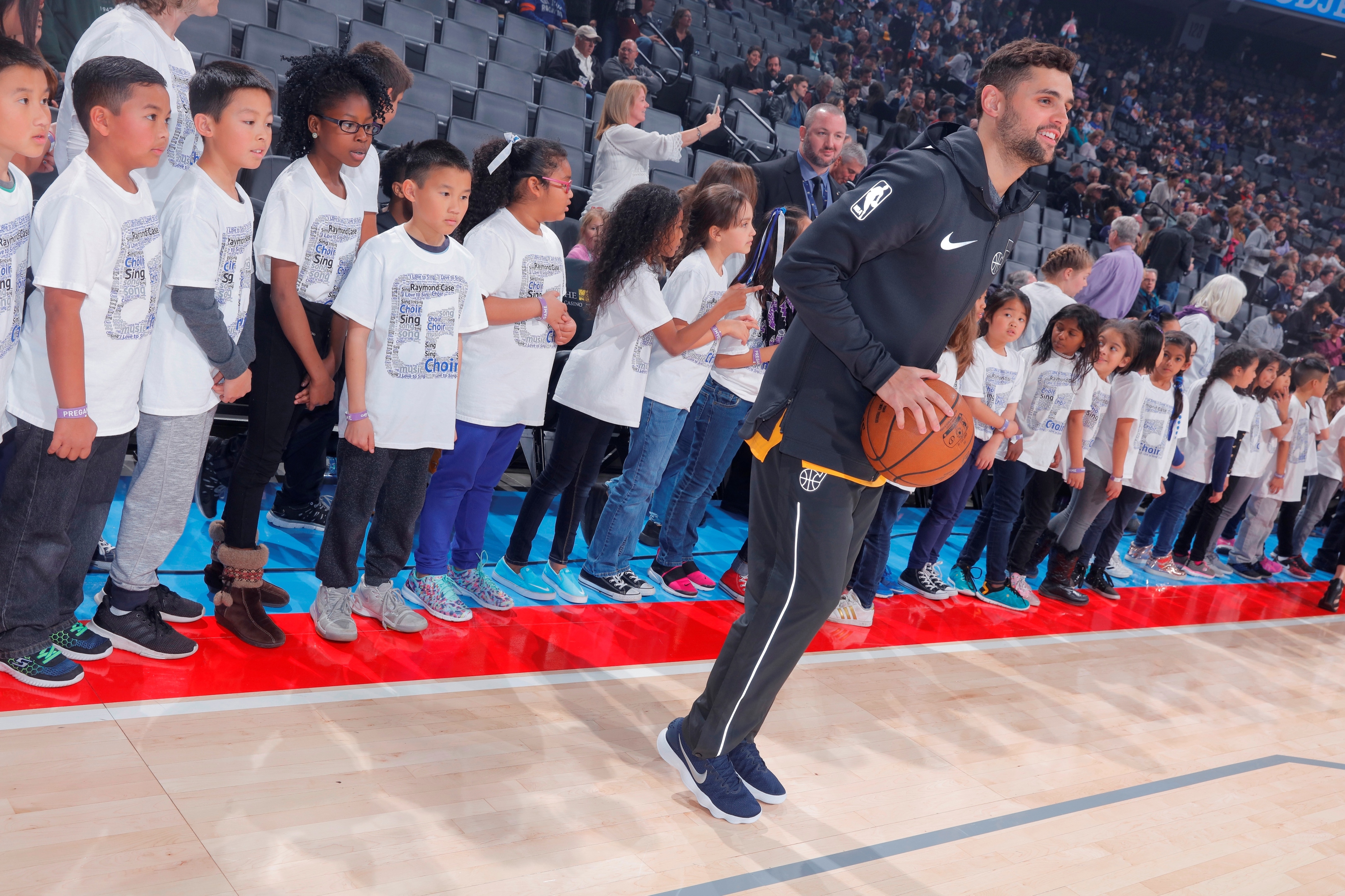 Basquete - Raulzinho assina com o Philadelphia 76ers para a temporada 2019-2020 da NBA