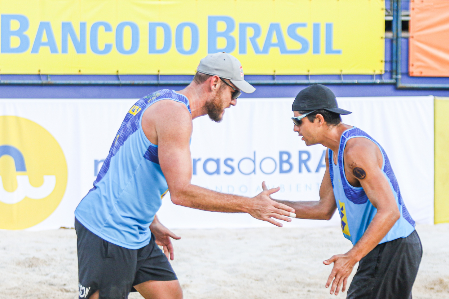 Alison e Álvaro Filho são vice-campeões nas areias da Praia da Pajuçara, em Maceió