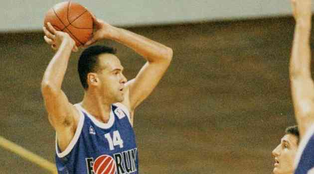 Oscar Schmidt viaja à Europa para ingressar no Hall da Fama do Basquete da Espanha