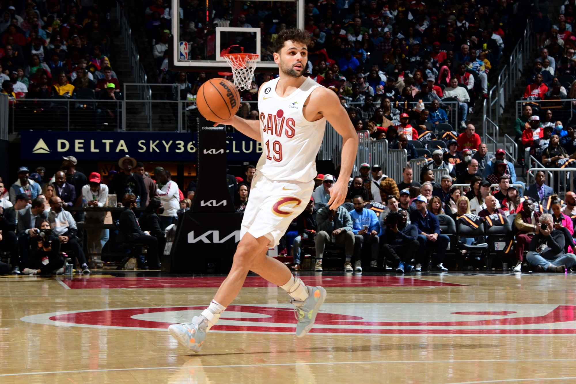 Raulzinho celebra vaga dos Cavs nos Playoffs: 'Alcançamos o nosso primeiro objetivo'