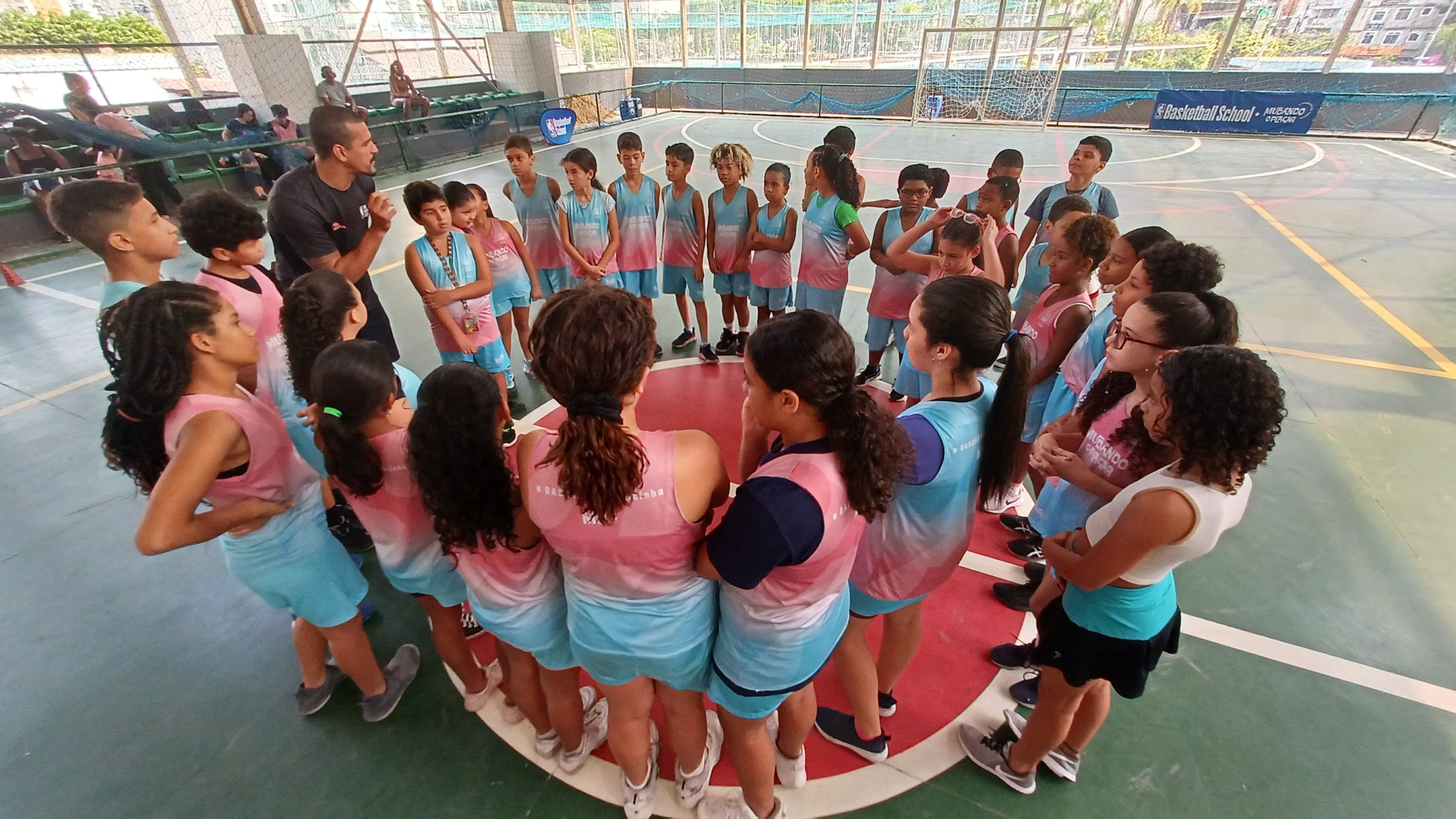 NBA Basketball School lança segunda unidade social da rede: Mudando o Placar, da Rocinha