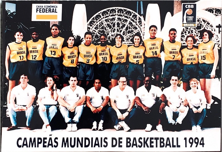 Celebrando a história: exposição relembra o inédito título mundial do basquete feminino