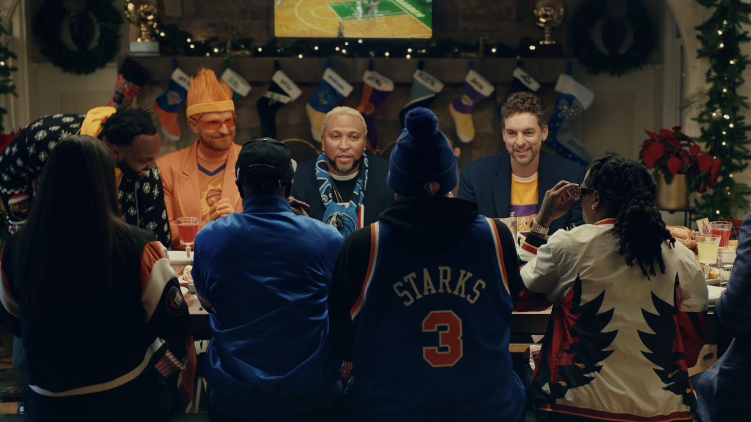 NBA apresenta seu novo filme de Natal 'Jantar em Família na NBA Lane'