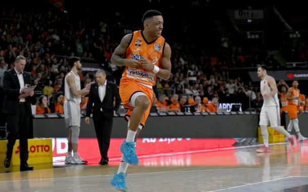 CAMPEÃO MUNDIAL! Flamengo domina o Burgos e conquista o Intercontinental de  basquete