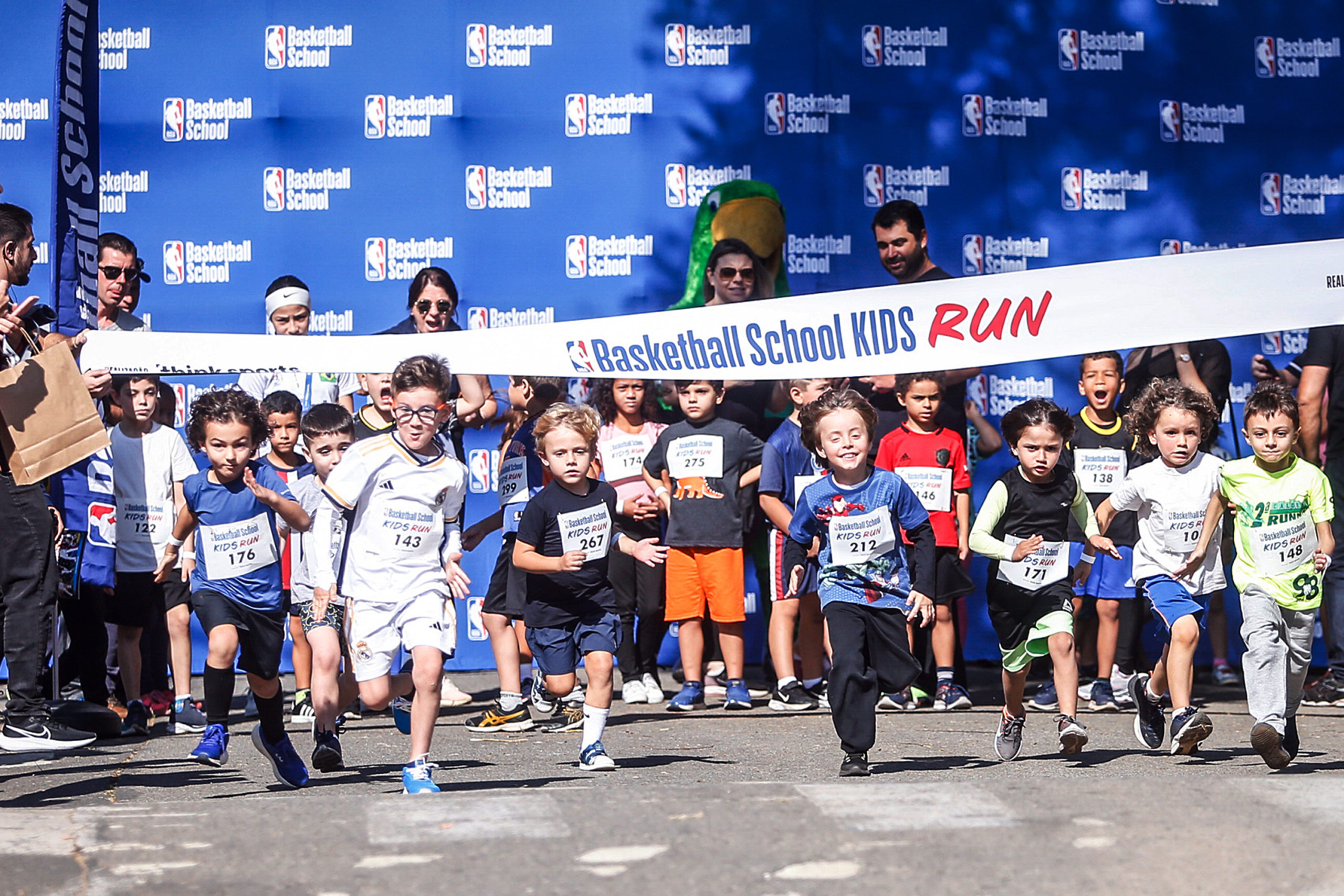 Kids Run reúne 300 crianças e abre a semana da National Cup em Poços de Caldas