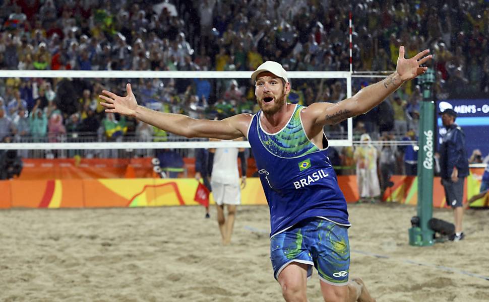 Campeão olímpico do Rio-2016, Alison ‘Mamute’ é anunciado para a classe 2026 do Hall da Fama do Vôlei