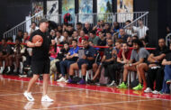 Nick Nurse: ‘Toda vez que venho, não só tento passar algo para eles, mas aprendo muito também. É uma troca’